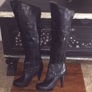 GUESS High heeled Boots 🌸🌸💕